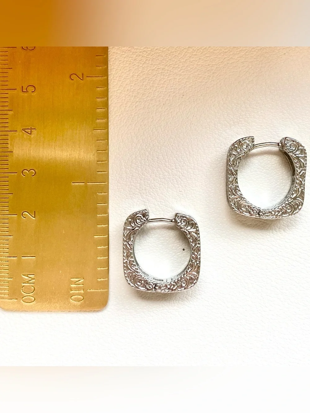 N/A polished silver